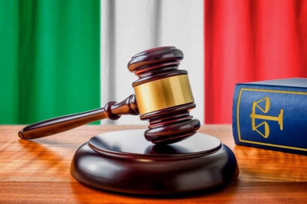 processo-judicial-italia-foto